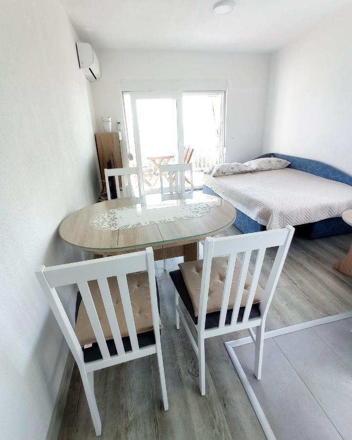 Casa Del Olivo Apartment Tucepi Luaran gambar